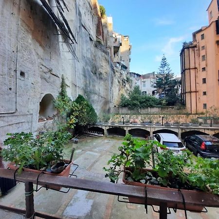 La Casa Nella Roccia Daire Napoli Dış mekan fotoğraf